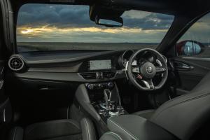 Alfa Romeo Giulia Quadrifoglio 2020 года  (UK)